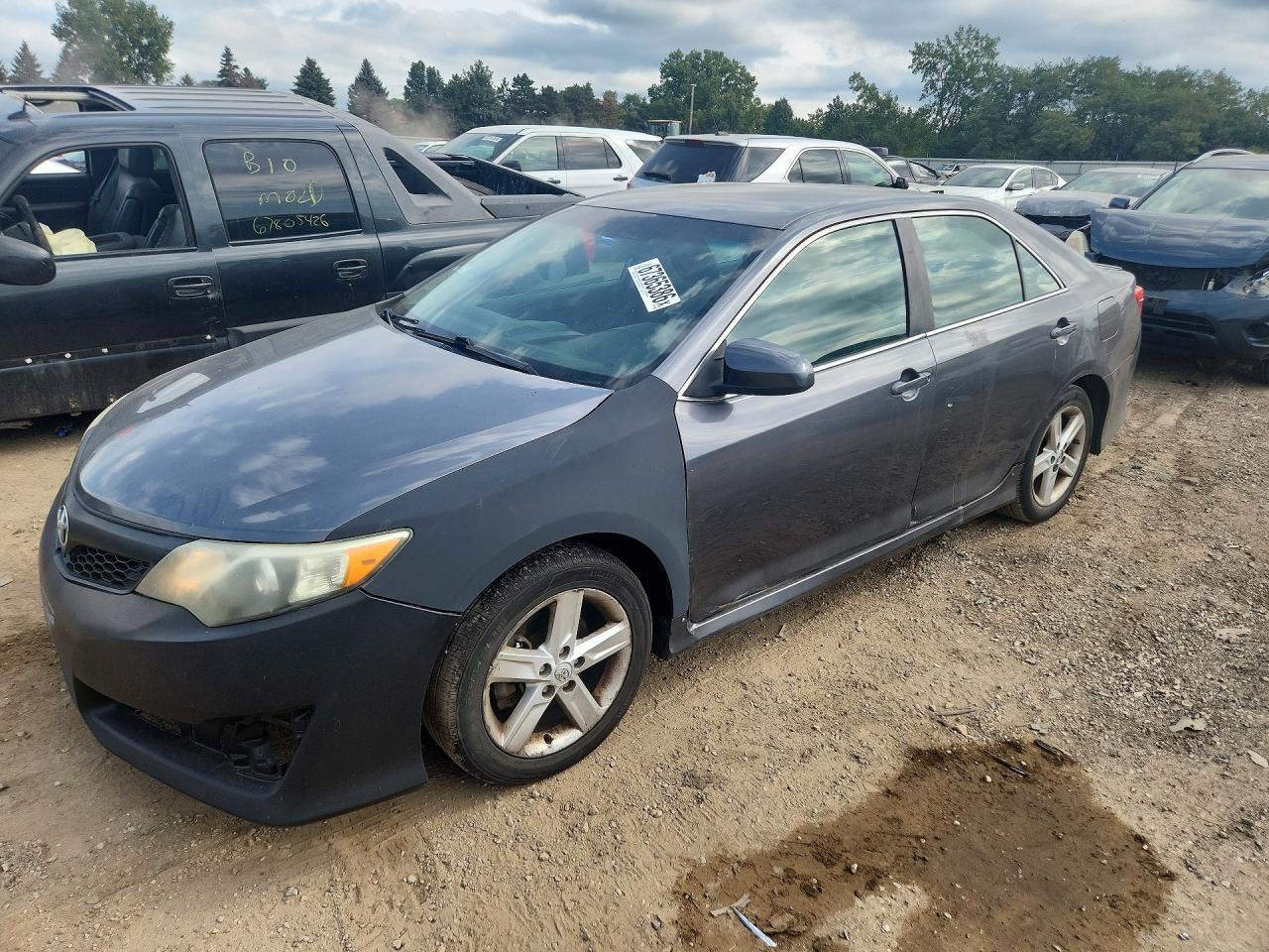 2014 TOYOTA CAMRY