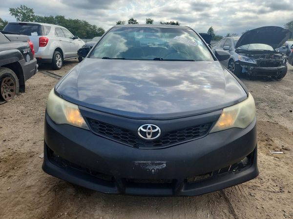 2014 TOYOTA CAMRY