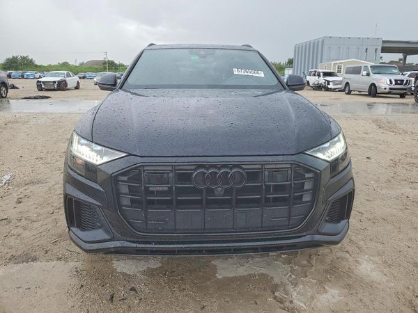 2021 AUDI Q8