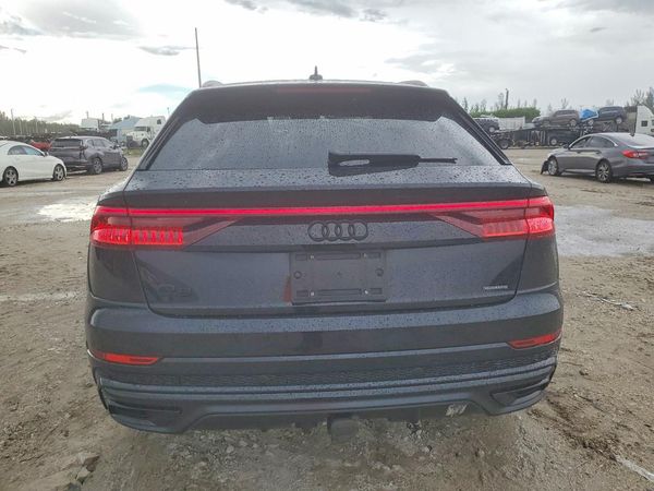 2021 AUDI Q8