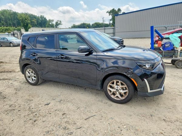 2023 KIA SOUL LX, S