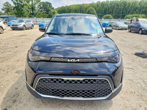 2023 KIA SOUL LX, S