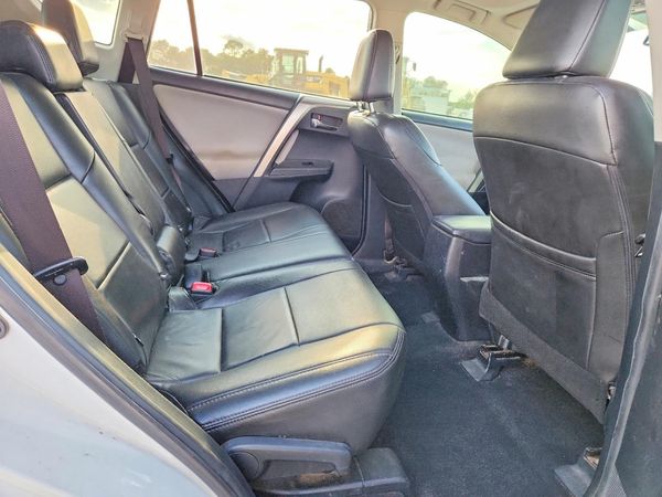 2015 TOYOTA RAV4 XLE (M Grade)