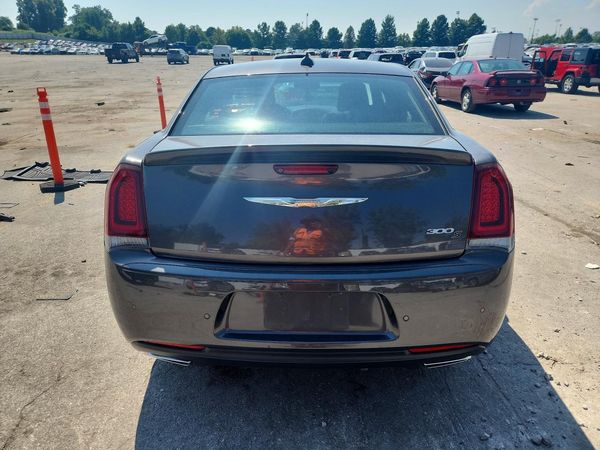 2018 CHRYSLER 300