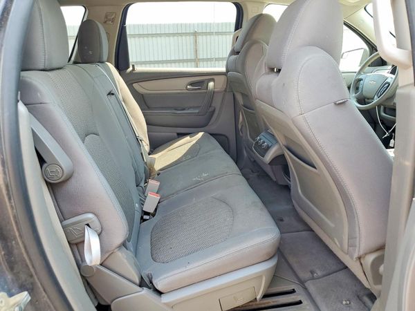 2014 CHEVROLET TRAVERSE LS