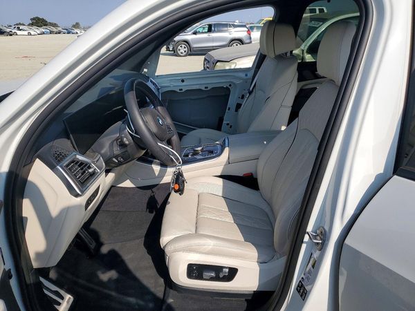 2026 BMW X5 M60i