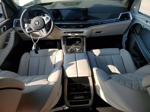 2026 BMW X5 M60i