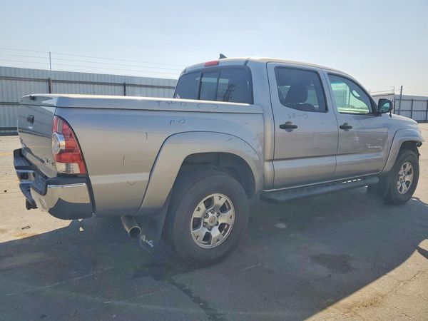 2015 TOYOTA TACOMA