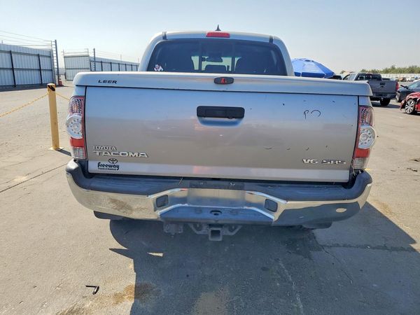 2015 TOYOTA TACOMA