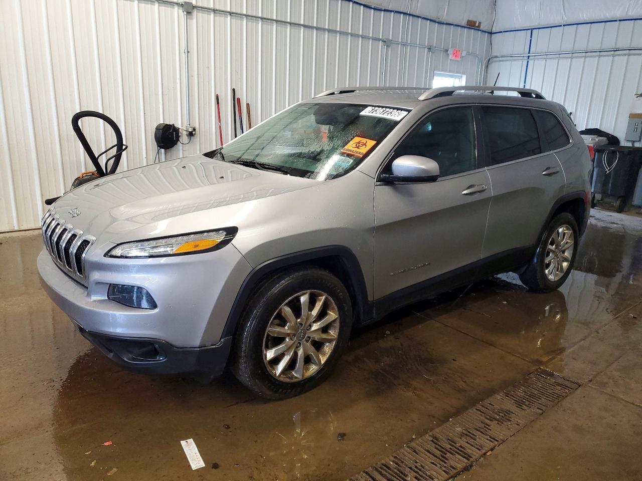 2017 JEEP CHEROKEE Limited — Front 3/4