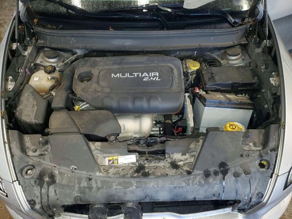 2017 JEEP CHEROKEE Limited — Engine bay