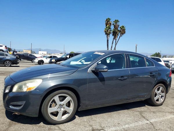 2012 VOLVO S60