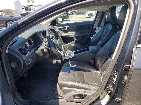 2012 VOLVO S60