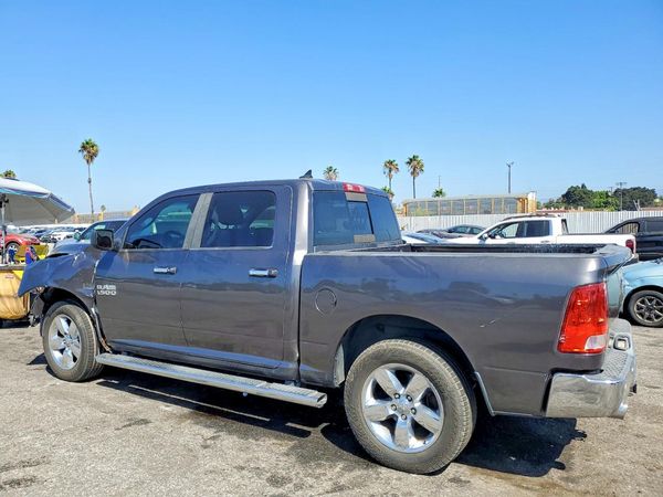2015 RAM 1500 SLT