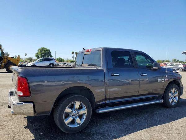 2015 RAM 1500 SLT