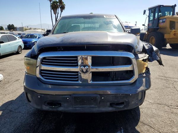 2015 RAM 1500 SLT