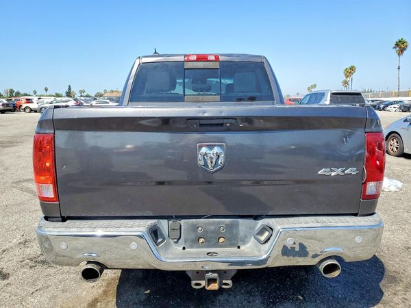 2015 RAM 1500 SLT