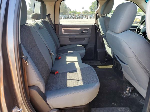 2015 RAM 1500 SLT