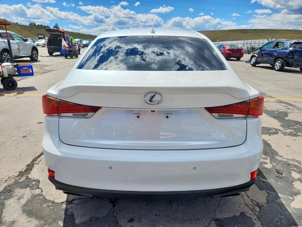 2017 LEXUS IS