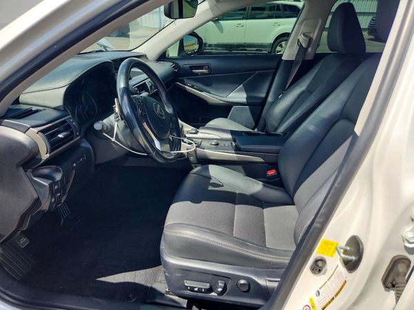 2017 LEXUS IS