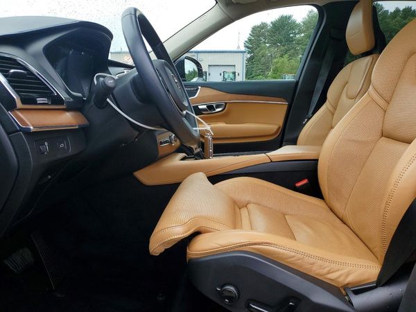 2016 VOLVO XC90