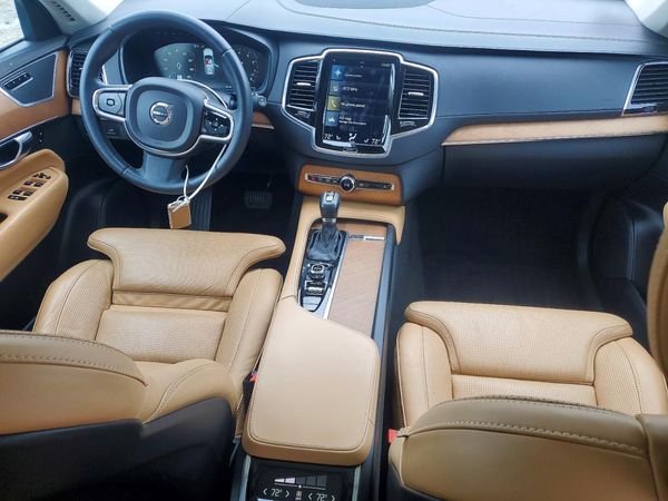 2016 VOLVO XC90