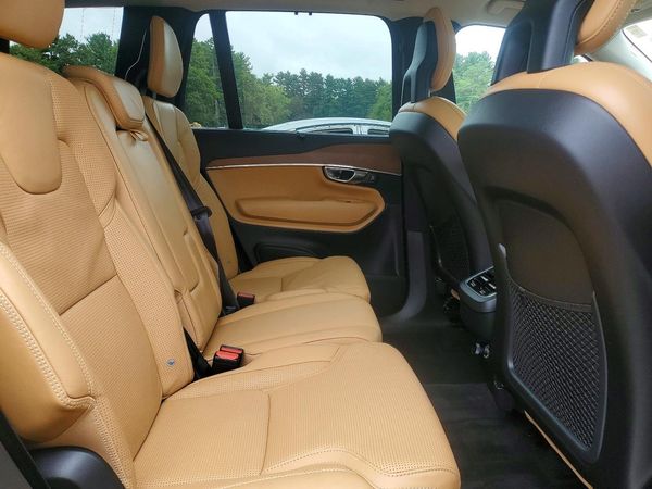 2016 VOLVO XC90