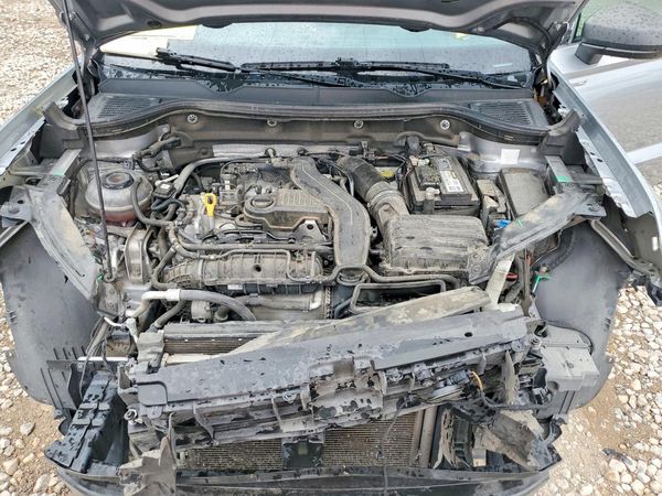 2022 VOLKSWAGEN TAOS