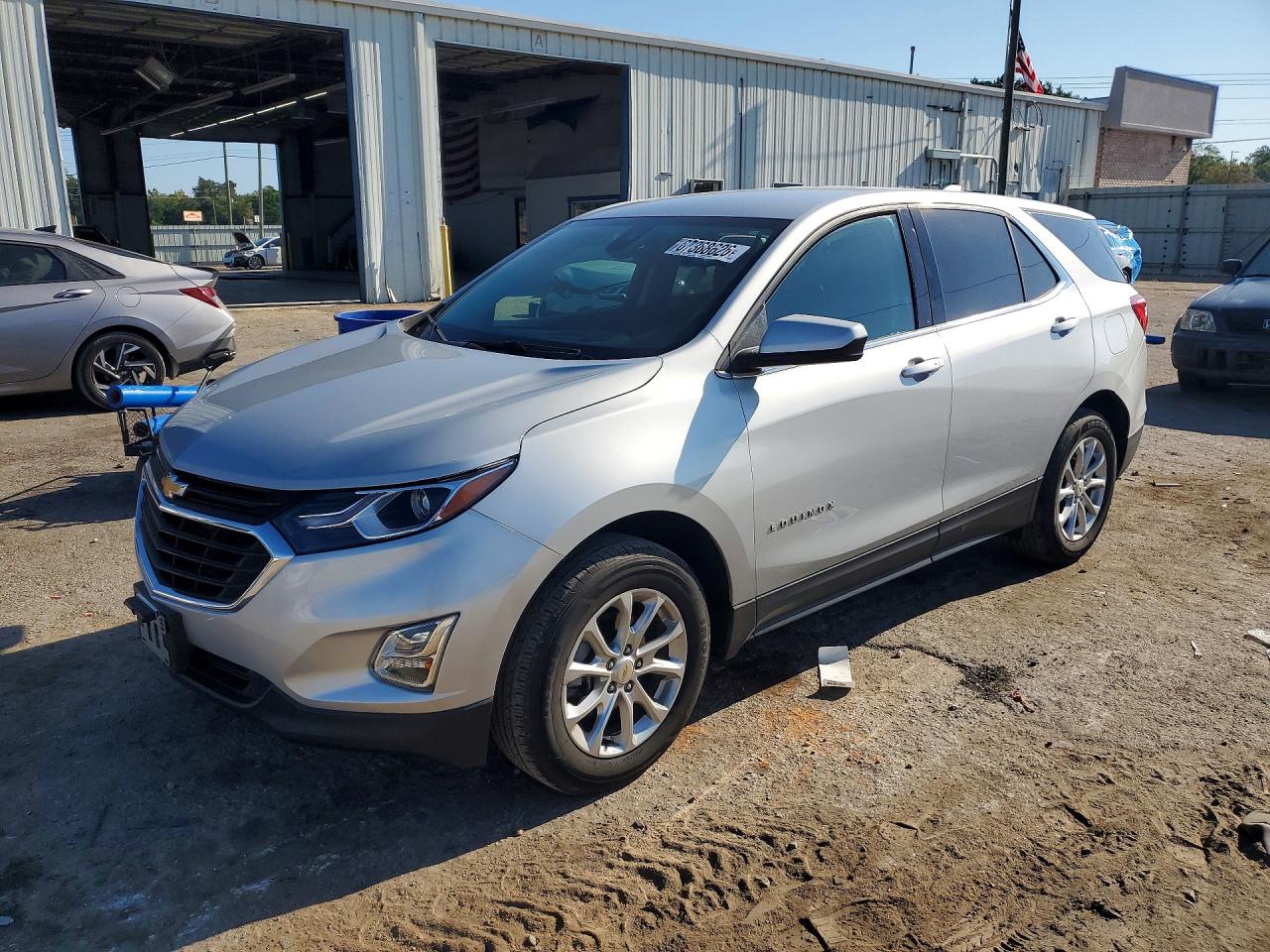 2020 CHEVROLET EQUINOX LT (2FL) — Front 3/4