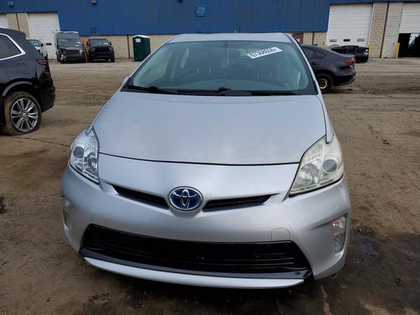 2015 TOYOTA PRIUS