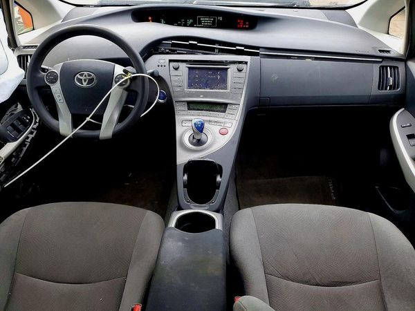 2015 TOYOTA PRIUS
