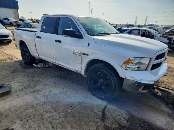 2015 RAM 1500 SLT — Passenger 3/4