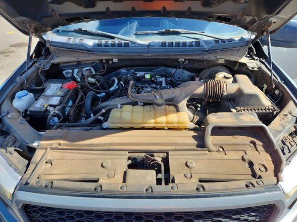 2019 FORD F150 — Engine bay