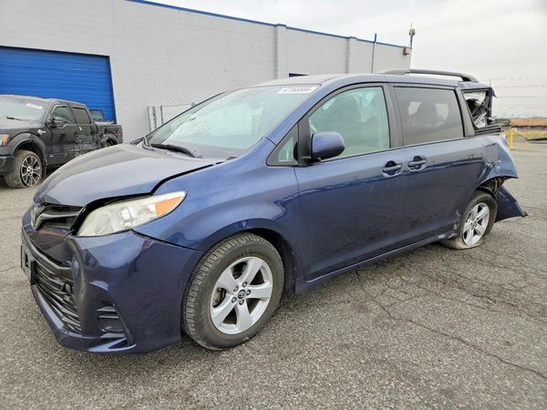 2018 TOYOTA SIENNA — DSFA — Front 3/4