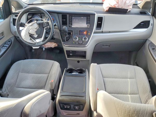 2018 TOYOTA SIENNA LE — CKPT