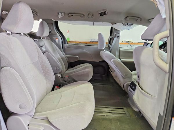 2018 TOYOTA SIENNA LE — PSRS