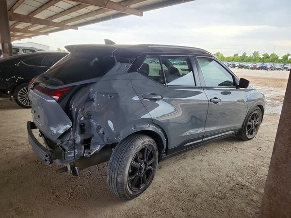 2023 NISSAN KICKS