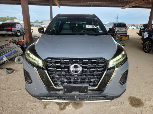 2023 NISSAN KICKS