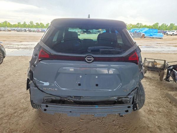 2023 NISSAN KICKS