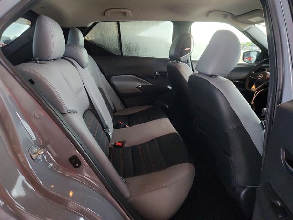 2023 NISSAN KICKS