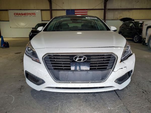 2016 HYUNDAI SONATA GLS (Middle)