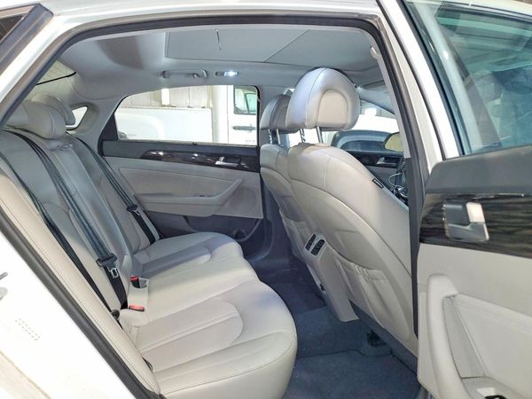 2016 HYUNDAI SONATA GLS (Middle)