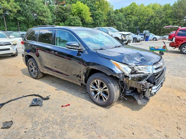 2018 TOYOTA HIGHLANDER
