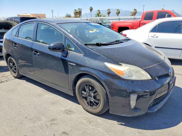 2014 TOYOTA PRIUS