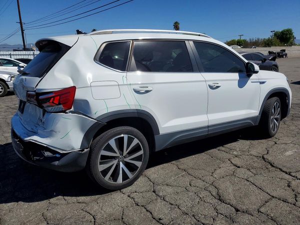 2022 VOLKSWAGEN TAOS