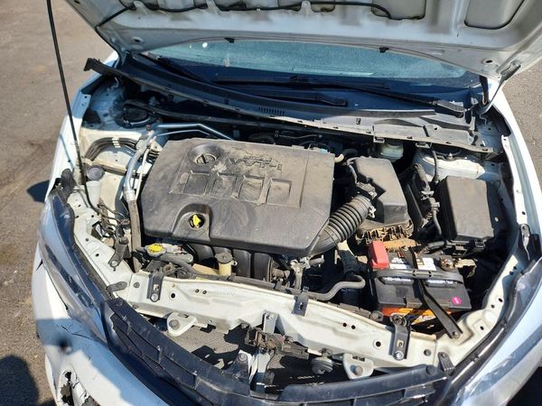 2016 TOYOTA COROLLA L/LE — Engine bay
