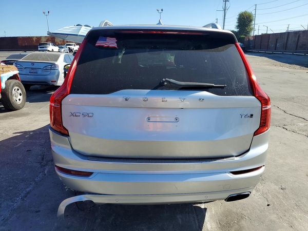 2016 VOLVO XC90