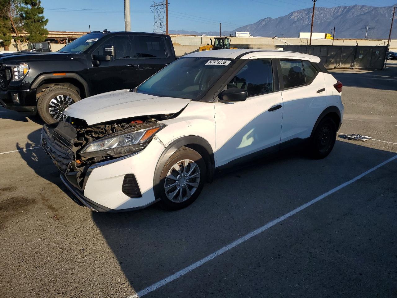 2021 NISSAN KICKS