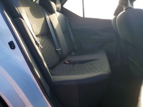2021 NISSAN KICKS