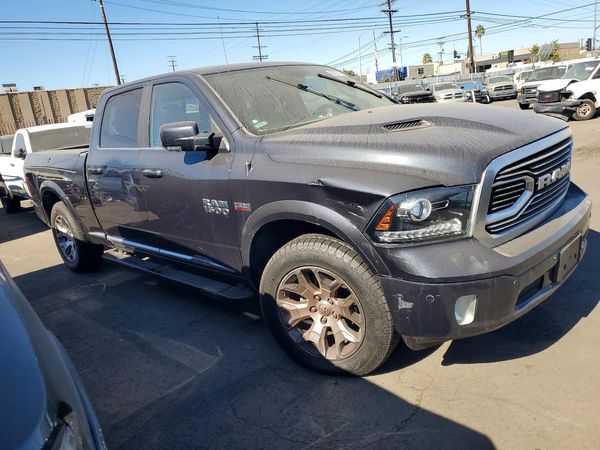 2018 RAM 1500 Longhorn — Passenger 3/4